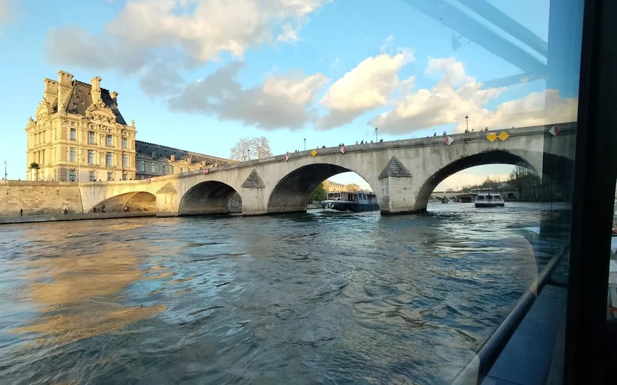 An early evening dinner cruise boat on the Seine