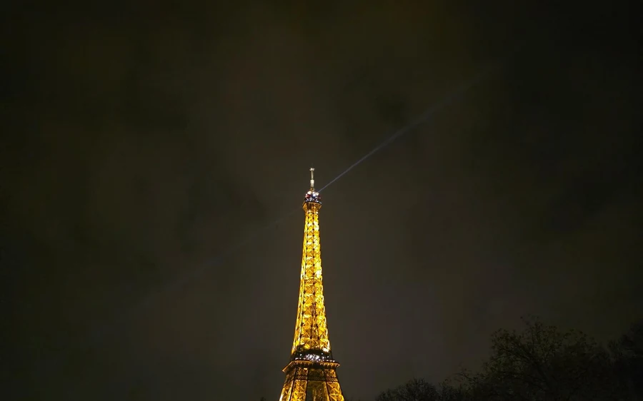 A table for two on a dinner cruise on the Seine